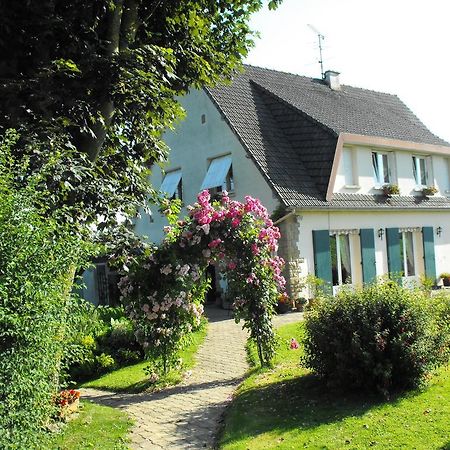 Maison d'hôtes Les Vallées Saint-Quentin-sur-le-Homme Exterior foto